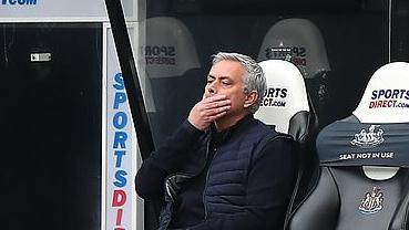 乐鱼体育入口-甩锅语录越精彩 穆帅的“最后疯狂”越临近终点