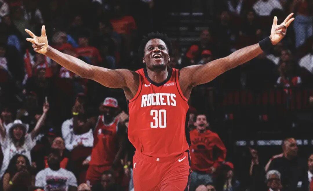 乐鱼体育登入-活久见！12年了！！他终于投进第一个3分！！